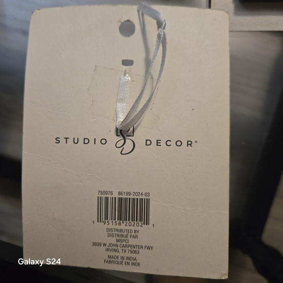 Studio Decor Black Mini Float Frame - Picture 2 of 2